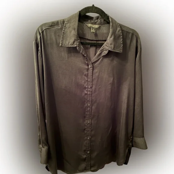 Banana Republic Classic Black Button Down Shirt‎ - Picture 8 of 8